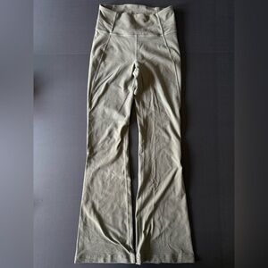 Lululemon Groove Pant Flare 32" Women’s 6 | Grey Sage | W5BTUS | Good Condition